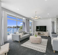 Havana Blue - Large 4 Bedroom Home - Accommodation Rockhampton