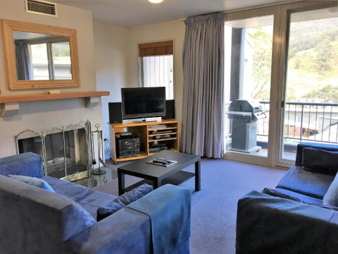 Snowman 6 - Accommodation Rockhampton 6