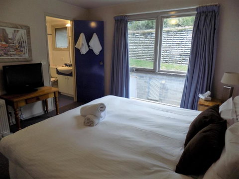 Snowman 6 - Accommodation Rockhampton 5