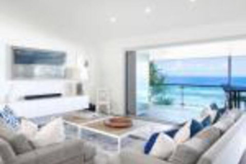 2 Arakoon Crescent - Accommodation Rockhampton 0