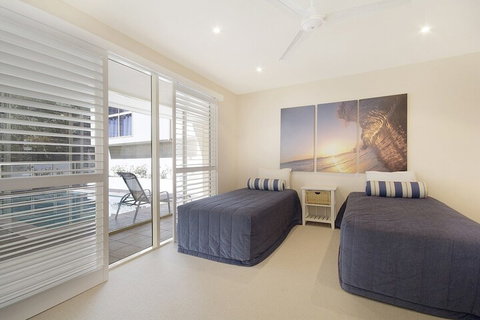 Prestigious House In Little Cove - Accommodation Rockhampton 2