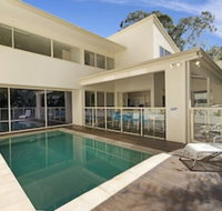 Prestigious House in Little Cove - Accommodation Rockhampton