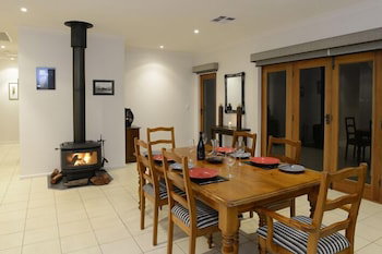 131 Your Vineyard Home In The Heart Of The Vale - Accommodation Rockhampton 6