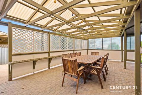 Reef & Vines Port Noarlunga - Accommodation Rockhampton 3