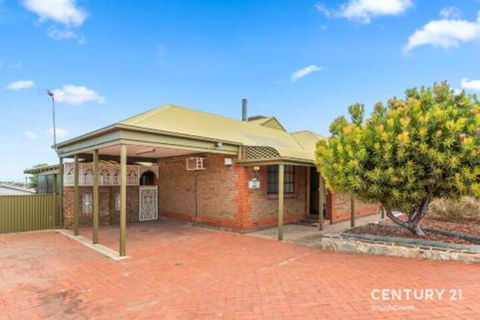 Reef & Vines Port Noarlunga - Accommodation Rockhampton 2
