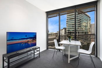 FARINA, 1BDR Docklands Apartment - Accommodation Rockhampton 3