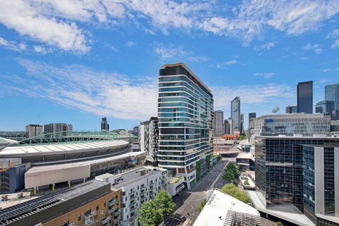 FARINA, 1BDR Docklands Apartment - Accommodation Rockhampton 0