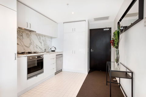 FARINA, 1BDR Docklands Apartment - Accommodation Rockhampton 4