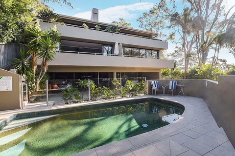 Cove Point - Accommodation Rockhampton 1
