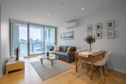 Melbourne Docklands Seaview Apartment At Collins St - Accommodation Rockhampton 0