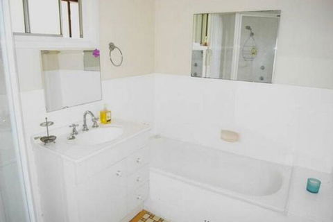 Explorers Holiday House - Accommodation Rockhampton 5