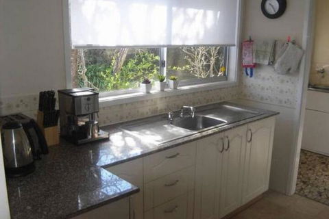 Explorers Holiday House - Accommodation Rockhampton 2