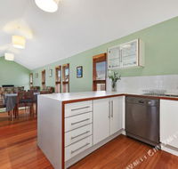 Family Friendly Weatherboard Cottage - Accommodation Rockhampton