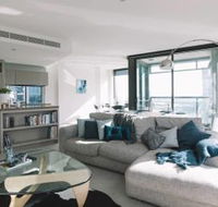 Experience Waterfront Luxury with Views - Accommodation Rockhampton