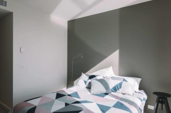 Experience Waterfront Luxury With Views - Accommodation Rockhampton 4