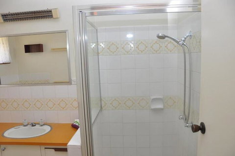 Rangehouse - Accommodation Rockhampton 3