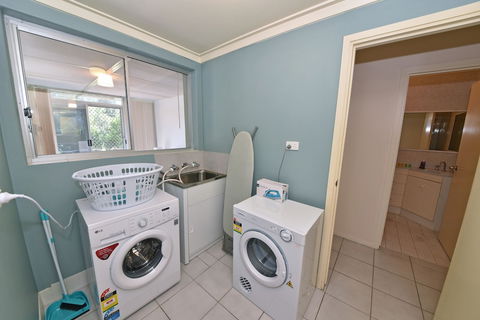 Comfy Home Near Airport & City 2280 - Accommodation Rockhampton 1