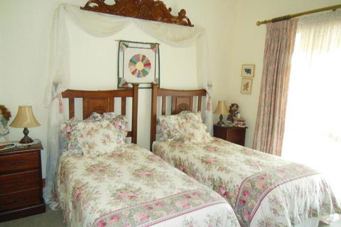 Pepper Tree Ridge B & B - Accommodation Rockhampton 4
