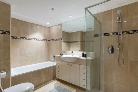 Apartment CBD - Pitt - Accommodation Rockhampton 4