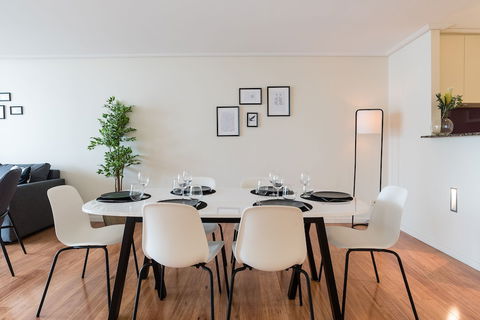 Apartment CBD - Pitt - Accommodation Rockhampton 5