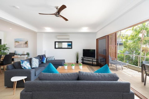 Absolute Airlie Central Airlie Beach - Accommodation Rockhampton 1