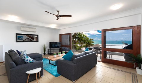 Absolute Airlie Central Airlie Beach - Accommodation Rockhampton 4