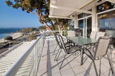3 Bedroom House Classic View 2 / 49 Victoria Parade FREE WIFI - Accommodation Rockhampton 3