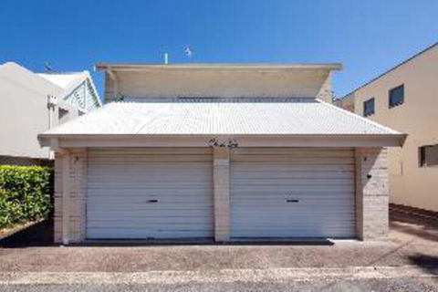 3 Bedroom House Classic View 2 / 49 Victoria Parade FREE WIFI - Accommodation Rockhampton 1