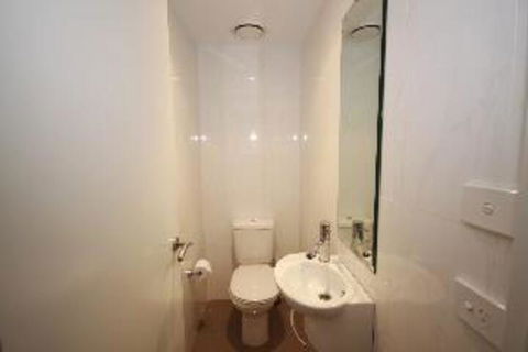 4 Bedroom Apartment Oasis Unit 11 - Accommodation Rockhampton 3