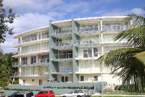 4 Bedroom Apartment Oasis Unit 11 - Accommodation Rockhampton 2