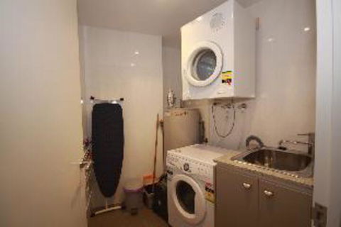 4 Bedroom Apartment Oasis Unit 11 - Accommodation Rockhampton 1