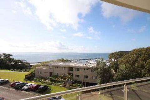 4 Bedroom Apartment Oasis Unit 11 - Accommodation Rockhampton 0