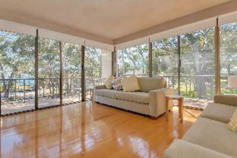 2 Bedroom Apartment Magnus Gardens Unit 15 - Accommodation Rockhampton 0
