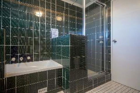 3 Bedroom Apartment Anchorage Unit 12 - Accommodation Rockhampton 4