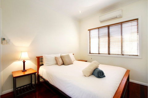 Hideaway Retreat Beach House With Pool - Accommodation Rockhampton 1