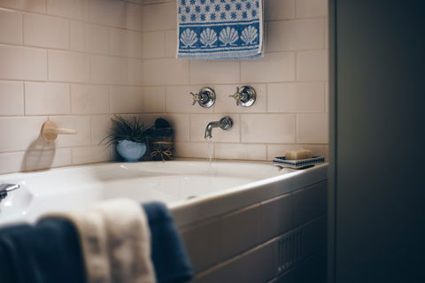 Hamilton House - Accommodation Rockhampton 4