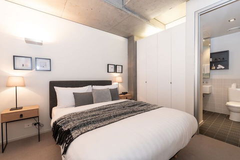 Luxury East Melbourne Apartment - Accommodation Rockhampton 6