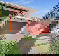 Adelong - Accommodation Rockhampton