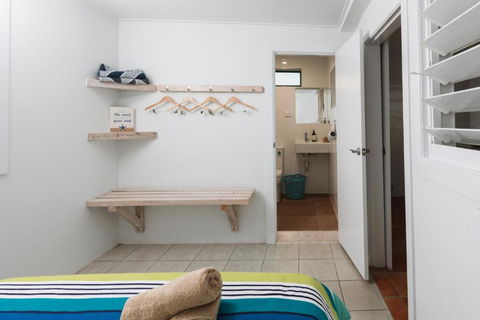 White Waves On The Beach - Accommodation Rockhampton 3
