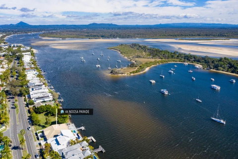 44 Noosa Parade - Accommodation Rockhampton 2