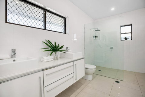 44 Noosa Parade - Accommodation Rockhampton 1