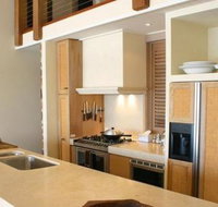 78 Noosa Parade - Accommodation Rockhampton