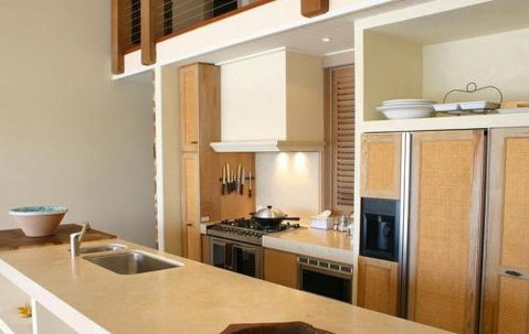78 Noosa Parade - Accommodation Rockhampton 0