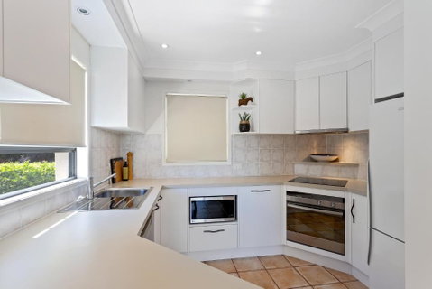 Noosa Unit - Accommodation Rockhampton 6