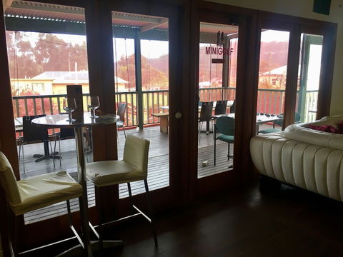 Pemberton Lodge - Accommodation Rockhampton 4