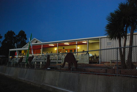 Pemberton Lodge - Accommodation Rockhampton 0