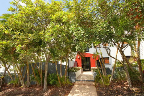 Unit 4 Beaumont Sur Mer 13 15 Pacific Terrace Coolum Beach 400 BOND LINEN SUPPLIED - Accommodation Rockhampton 3