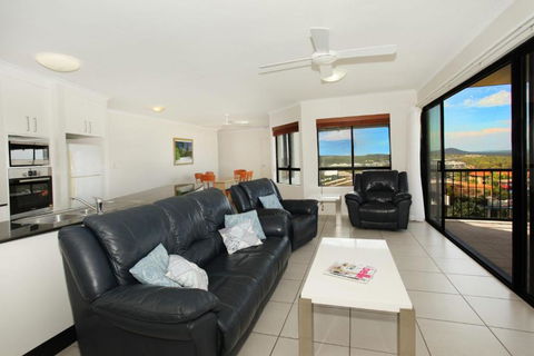 Unit 4 Beaumont Sur Mer 13 15 Pacific Terrace Coolum Beach 400 BOND LINEN SUPPLIED - Accommodation Rockhampton 4
