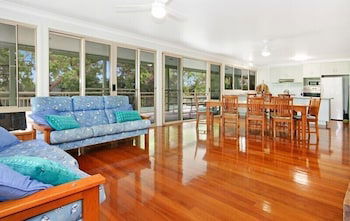 Orchid Beach Apartments - Accommodation Rockhampton 2