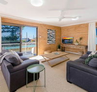 Burleigh great house room for the boat across the road from beach - Accommodation Rockhampton